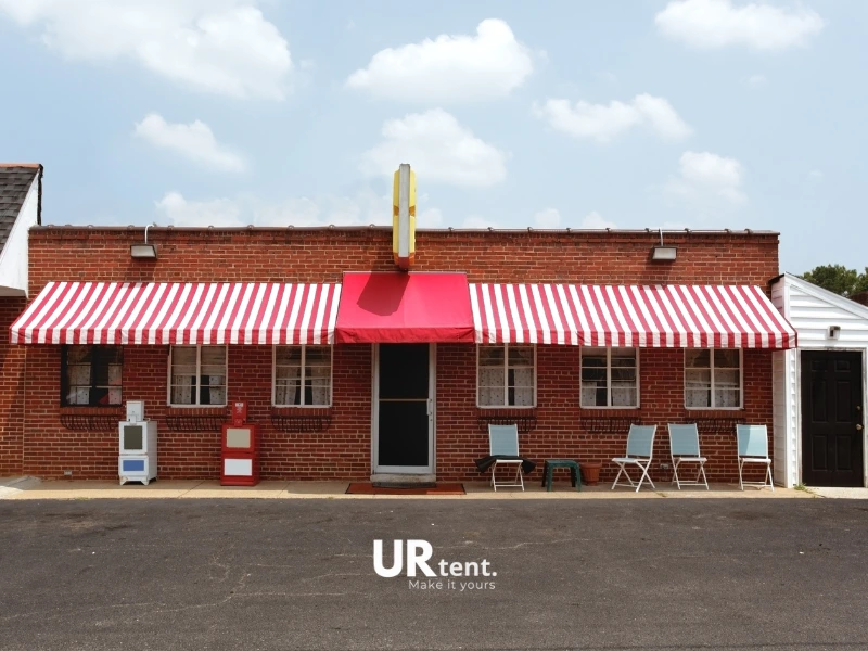 Ilustrasi sirkulasi udara sejuk di bawah kanopi kain minimalis